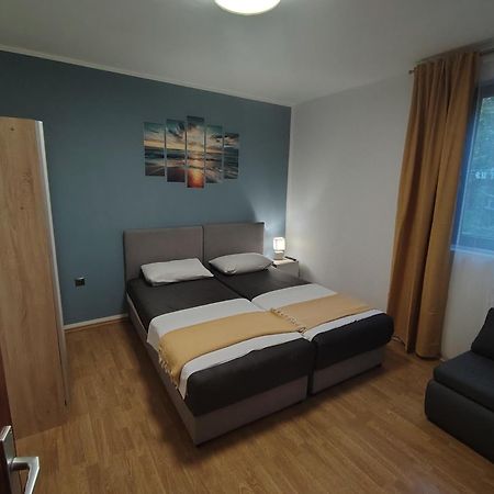 Apartman Hric -50M Od Plaze- Mali Losinj Exterior photo