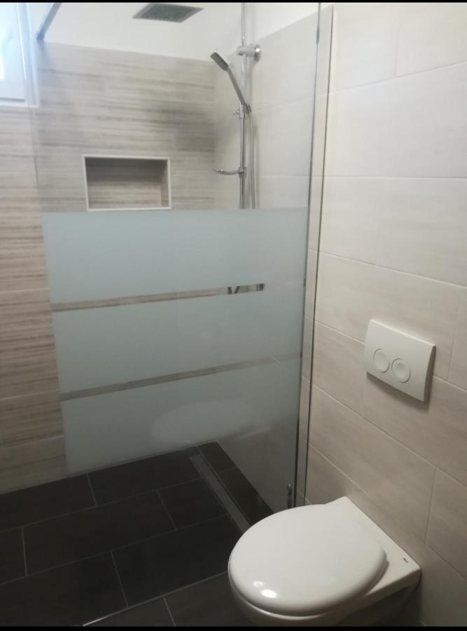 Apartman Hric -50M Od Plaze- Mali Losinj Exterior photo