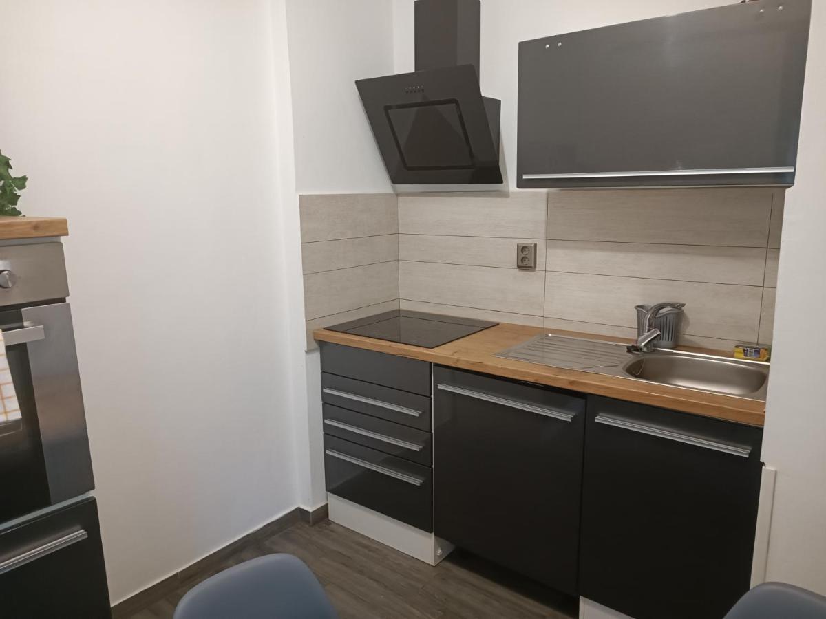 Apartman Hric -50M Od Plaze- Mali Losinj Exterior photo