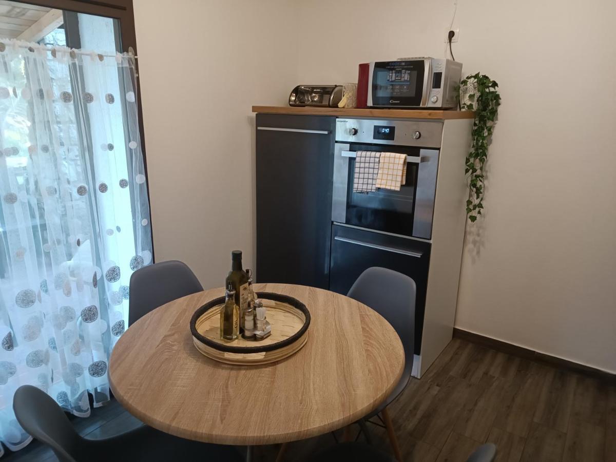 Apartman Hric -50M Od Plaze- Mali Losinj Exterior photo