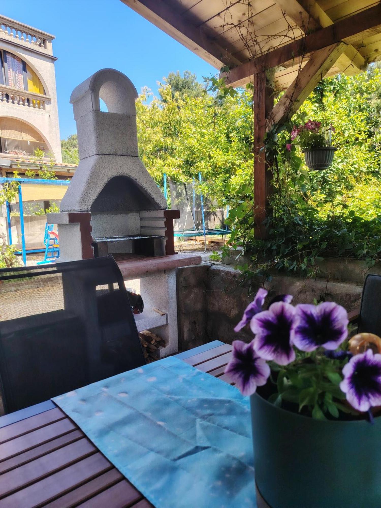 Apartman Hric -50M Od Plaze- Mali Losinj Exterior photo